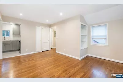 189 Washington Avenue 2nd Floor #2nd Floor, Little Ferry, NJ 07643 - Photo 6