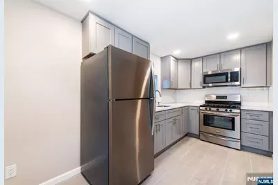 189 Washington Avenue 2nd Floor #2nd Floor, Little Ferry, NJ 07643 - Photo 10