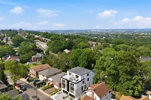 1017 Kingsland Ln, Fort Lee, NJ 07024 - Photo 4