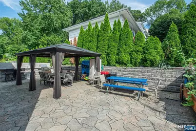 424 Oak Street, Ridgefield, NJ 07657 - Photo 30