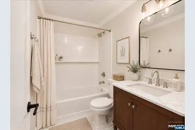 135 Washington, West Caldwell, NJ 07006 - Photo 10