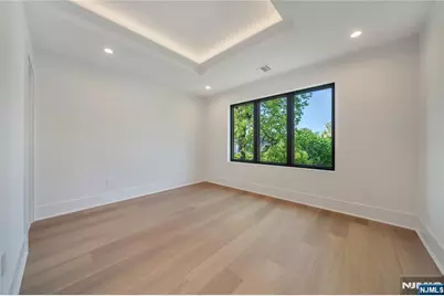 1077 Abbott Boulevard, Fort Lee, NJ 07024 - Photo 34