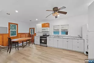 123 Washington St, East Orange, NJ 07017 - Photo 2