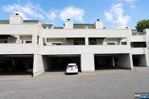 820 Topsail Ln, Secaucus, NJ 07094 - Photo 12