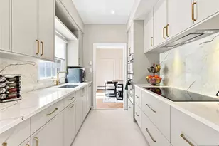 202 W Shearwater Ct Ph-51, Jersey City, NJ 07305 - Photo 10