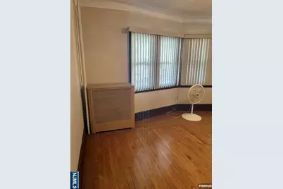 264 Lawton Avenue 1 #1, Cliffside Park, NJ 07010 - Photo 16