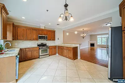 2462 3rd Street 2462 #2462, Fort Lee, NJ 07024 - Photo 12