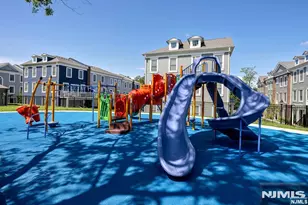 68 Parkside Ln 68, Teaneck Township, NJ 07666 - Photo 32