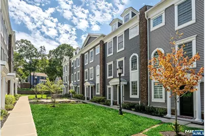 68 Parkside Lane 68 #68, Teaneck Township, NJ 07666 - Photo 1