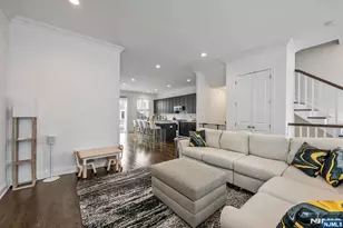 68 Parkside Ln 1204, Teaneck Township, NJ 07666 - Photo 4
