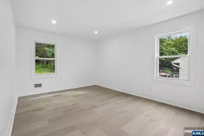 20 Manito Avenue, Oakland, NJ 07436 - Photo 24