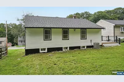 20 Manito Avenue, Oakland, NJ 07436 - Photo 34
