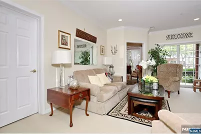 80 Ridgewood Road 117 #117, Washington Township, NJ 07676 - Photo 6
