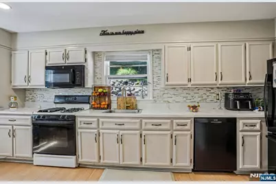 89 Knolls Road, Bloomingdale, NJ 07403 - Photo 14