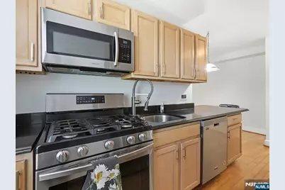 70 Munn Avenue 413 #413, East Orange, NJ 07018 - Photo 4
