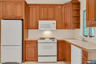 12 Leoson Pkwy, Old Tappan, NJ 07675 - Photo 10