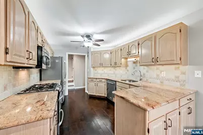 2 Parkside Terrace 2A #2A, Woodland Park, NJ 07424 - Photo 8