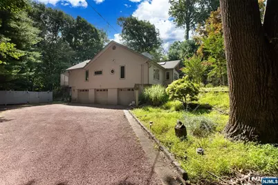 20 Parker Place, Upper Saddle River, NJ 07458 - Photo 1