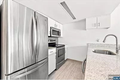 55 Clinton Place 404 #404, Hackensack, NJ 07601 - Photo 8