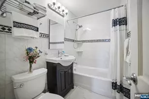 555 North Ave 21 H, Fort Lee, NJ 07024 - Photo 12