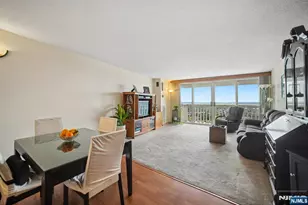 555 North Ave 21 H, Fort Lee, NJ 07024 - Photo 8