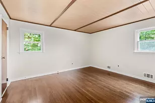 18 Ravine Ct, Clifton, NJ 07013 - Photo 8