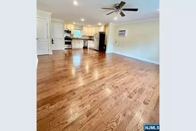 134 Rochelle Parkway 2 #2, Saddle Brook Township, NJ 07663 - Photo 4