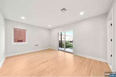 1000 Elm Avenue 1Fl #1FL, Ridgefield, NJ 07657 - Photo 10