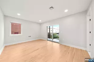 1000 Elm Ave 1Fl, Ridgefield, NJ 07657 - Photo 10