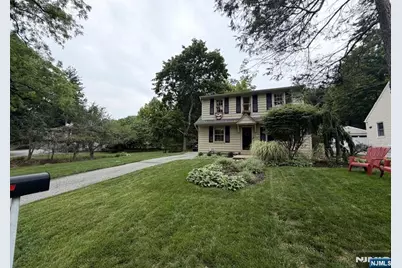 837 Circle Avenue, Franklin Lakes, NJ 07417 - Photo 2
