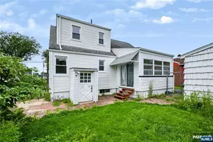 111 Paterson Ave, Hasbrouck Heights, NJ 07604 - Photo 18