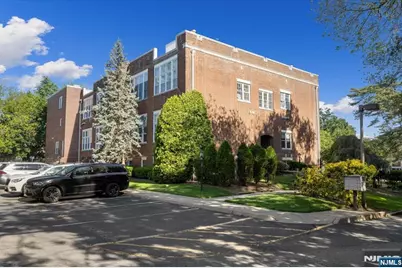 32 Smith Avenue 2F #2F, Fair Lawn, NJ 07410 - Photo 2