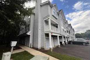 151 Prestwick Way 151, Edison, NJ 08820 - Photo 2