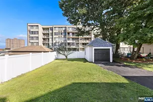 526 Dewey Ave, Cliffside Park, NJ 07010 - Photo 20