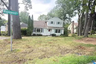 89 Circle Dr, Paramus, NJ 07652 - Photo 2