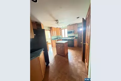 89 Circle Drive, Paramus, NJ 07652 - Photo 14