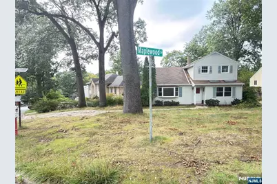 89 Circle Drive, Paramus, NJ 07652 - Photo 4