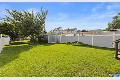 420 Rutherford Avenue, Lyndhurst Township, NJ 07071 - Photo 16