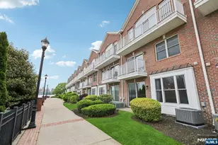 66 Lydia, Guttenberg, NJ 07093 - Photo 30