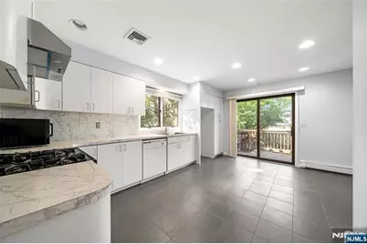 408 Elizabeth Street A #A, Fort Lee, NJ 07024 - Photo 10