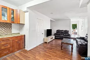 65 Baldwin Ave, Jersey City, NJ 07306 - Photo 14