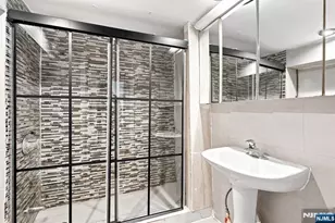 65 Baldwin Ave, Jersey City, NJ 07306 - Photo 10