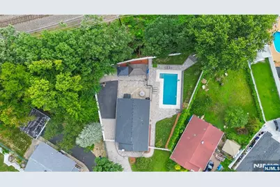 26 Dapp Court, Elmwood Park, NJ 07407 - Photo 4