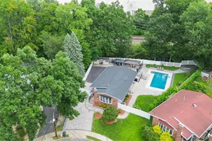 26 Dapp Ct, Elmwood Park, NJ 07407 - Photo 2