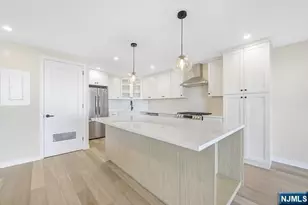 1077 River Road 602, Edgewater, NJ 07020 - Photo 2