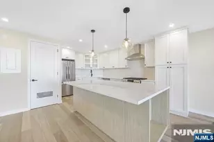 1077 River Road 602, Edgewater, NJ 07020 - Photo 2