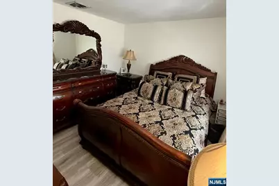 180 S Leswing Avenue, Saddle Brook Township, NJ 07663 - Photo 12