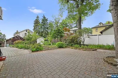 497 Oakdene Avenue, Ridgefield, NJ 07657 - Photo 8