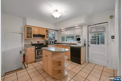 497 Oakdene Avenue, Ridgefield, NJ 07657 - Photo 14