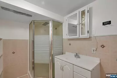 497 Oakdene Avenue, Ridgefield, NJ 07657 - Photo 28